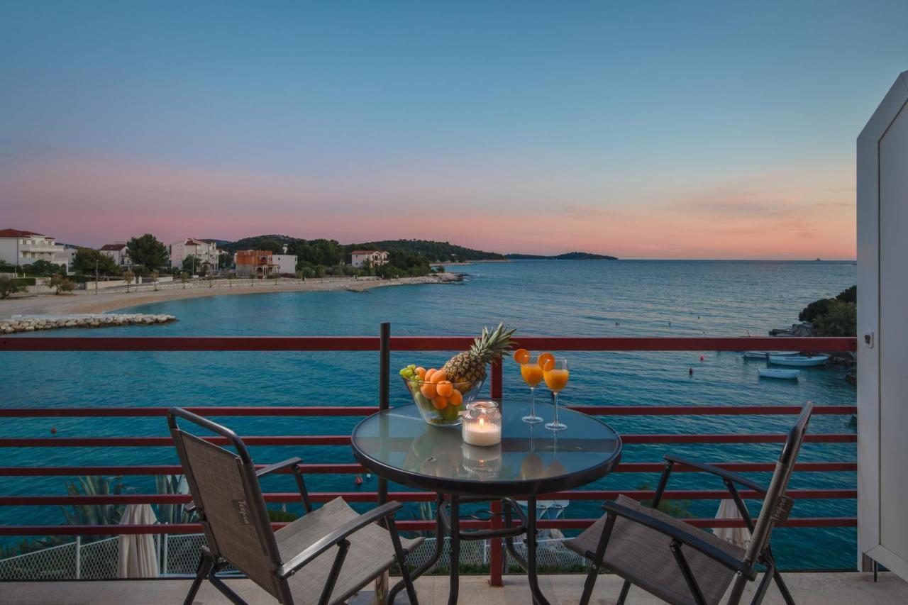 Apartments Villa Zrinka - Last Season Ever! Рогозниця Екстер'єр фото