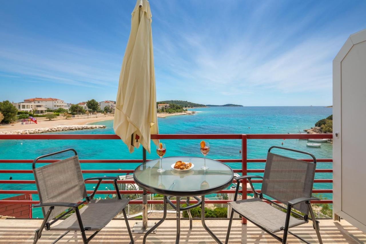 Apartments Villa Zrinka - Last Season Ever! Рогозниця Екстер'єр фото