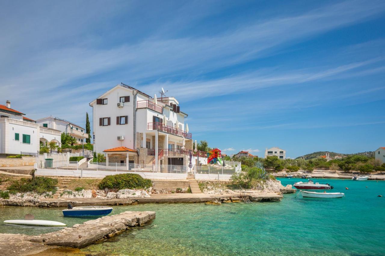 Apartments Villa Zrinka - Last Season Ever! Рогозниця Екстер'єр фото