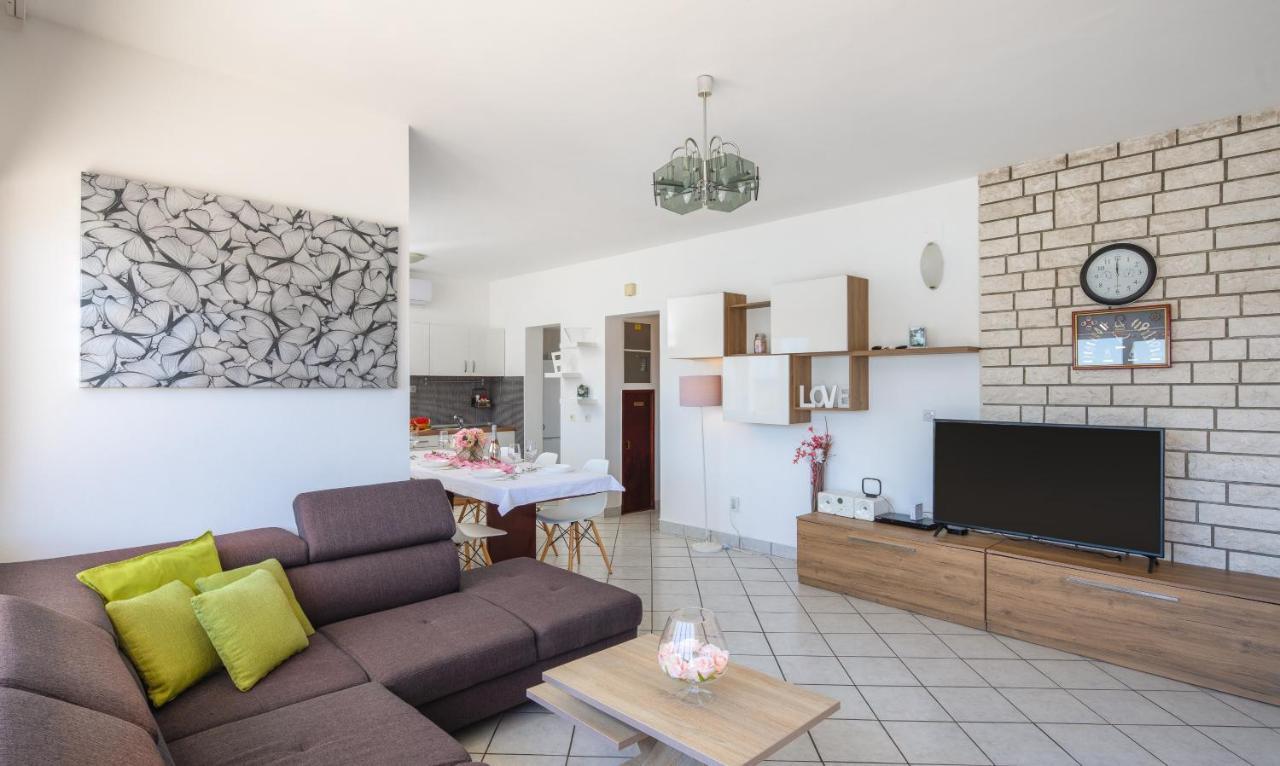 Apartments Villa Zrinka - Last Season Ever! Рогозниця Екстер'єр фото