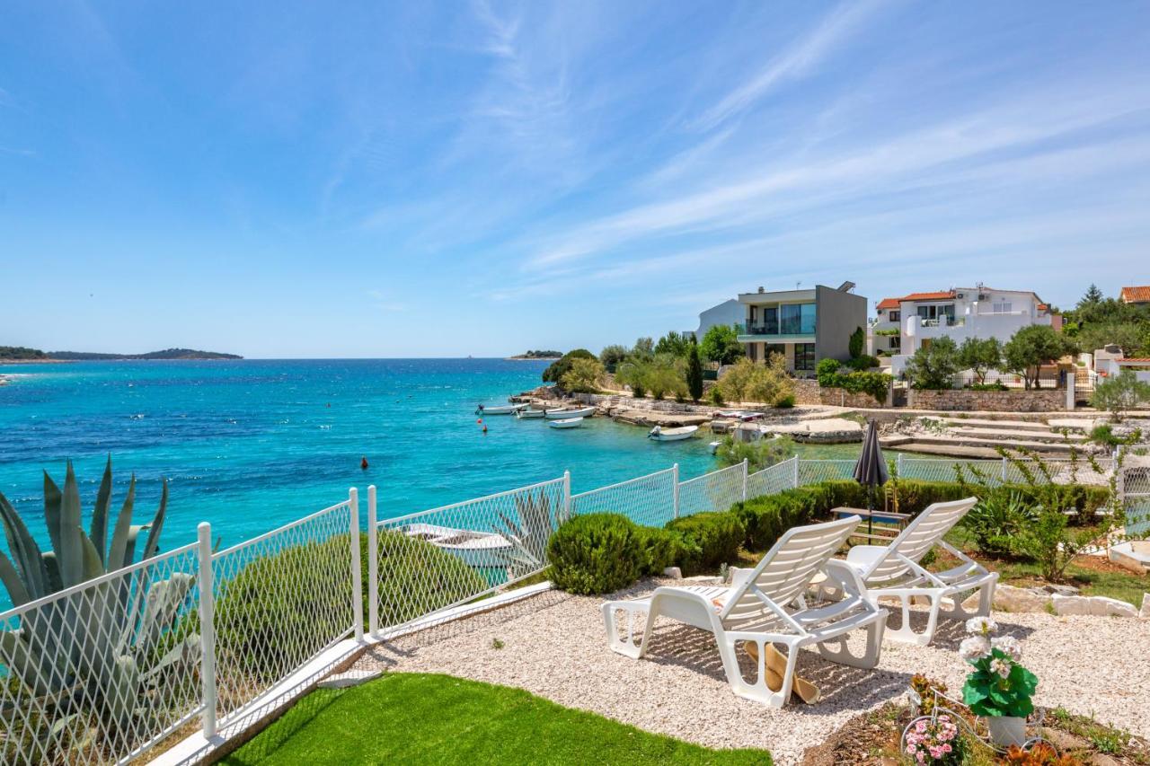Apartments Villa Zrinka - Last Season Ever! Рогозниця Екстер'єр фото