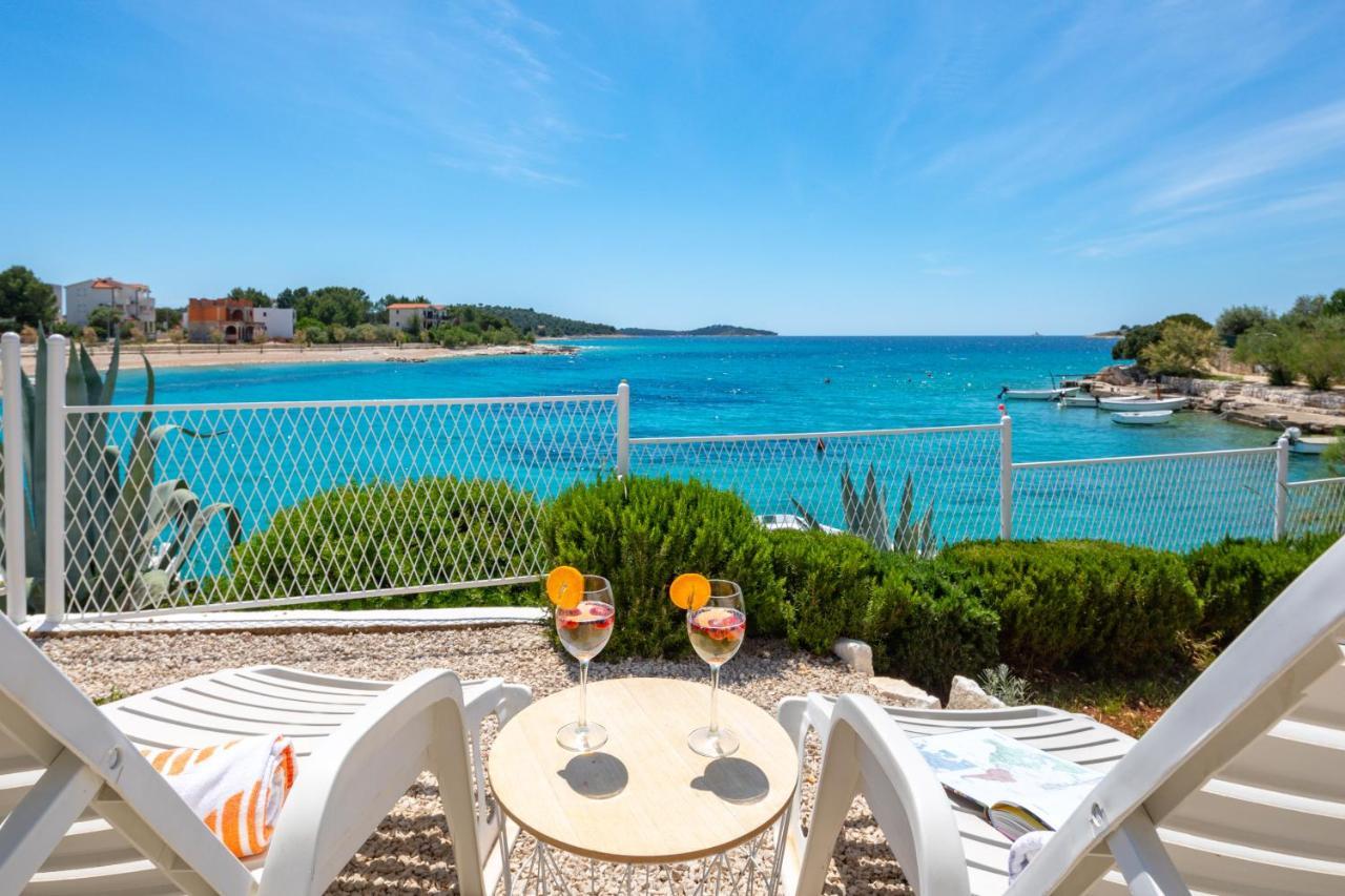 Apartments Villa Zrinka - Last Season Ever! Рогозниця Екстер'єр фото